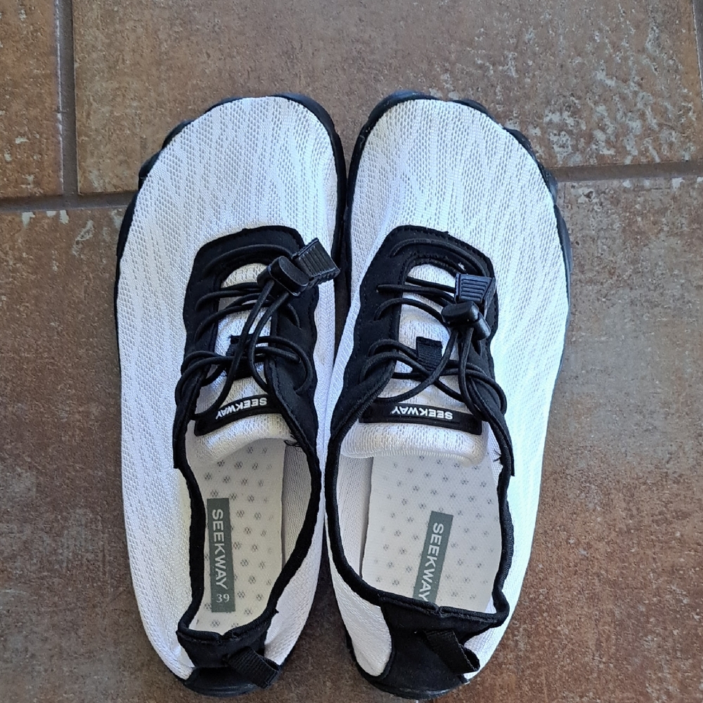 Seekway Black and White Water Shoes